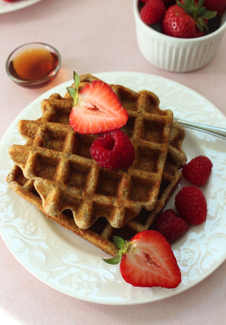 Healthy whole wheat flax seed waffles ! Zest Nutrition