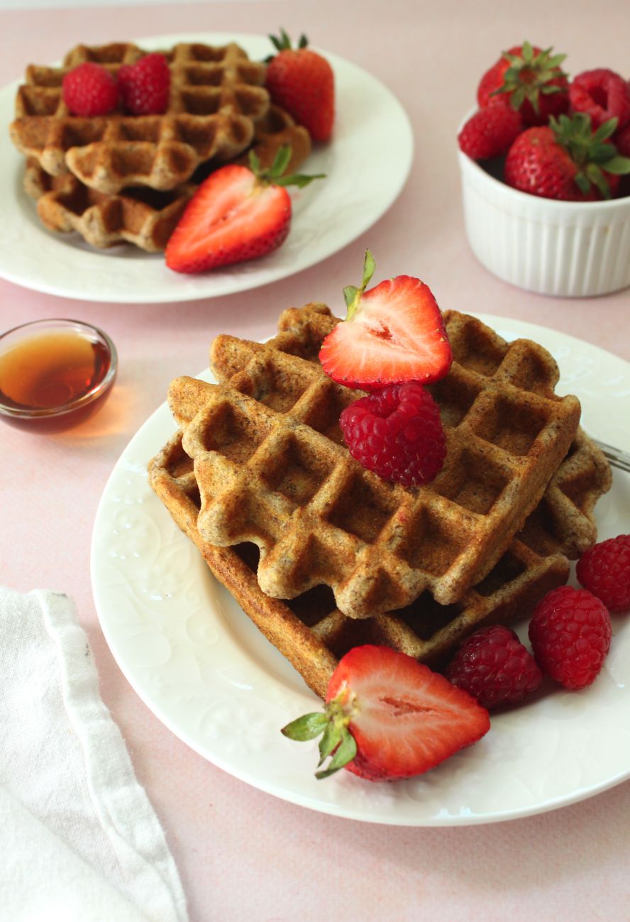Healthy whole wheat flax seed waffles ! Zest Nutrition